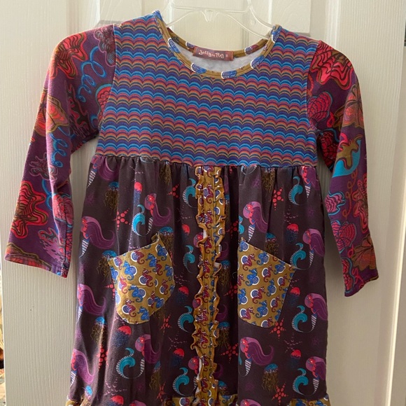 Jelly and Pug Multicolor Girls Dress size 8, Ruffle Down Front, 2 Front Pockets - Picture 1 of 7
